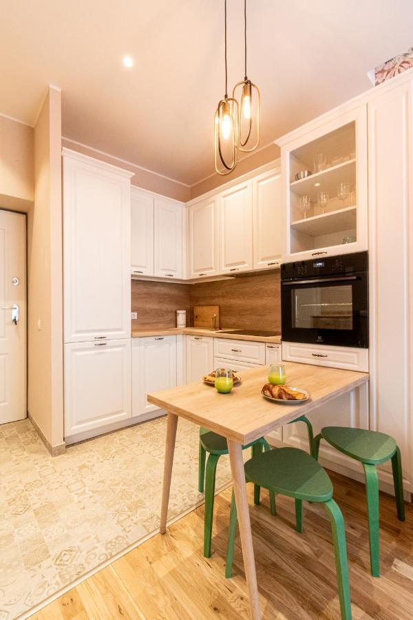 Black Gate - Quiet Studio In The Heart Of Old Town With Free Private Secured Parking براشوف المظهر الخارجي الصورة